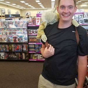 Meet your Posher, Devin